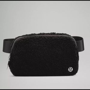 Lululemon Everywhere Fleece Belt Bag/Fanny Pack